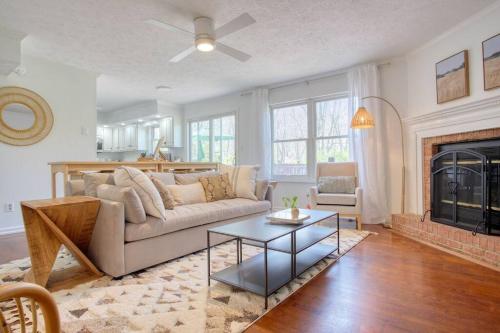 The Retreat - Private Pool-Spa-Firepit-Gameroom in Greenwood