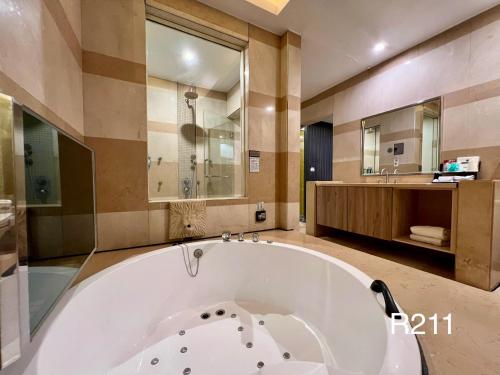 Hot tub, Cigar Motel in Rende District