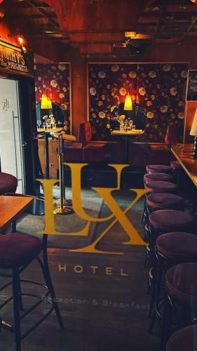 Hotel Lux - image 11
