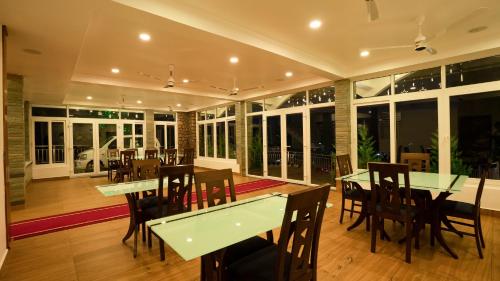 ห้องอาหาร, Carmel top Resort in นุลลาตันนี