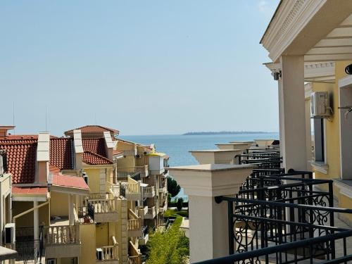 Studio with Sea View image 10
