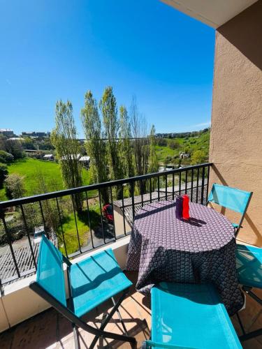 Appart T4 85m2 spacieux climatisation parking in 羅德茲市中心