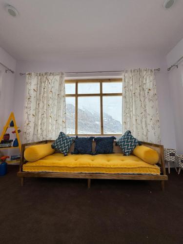 Koplietošanas atpūtas telpa ar TV, Moksha, Losar in Losara