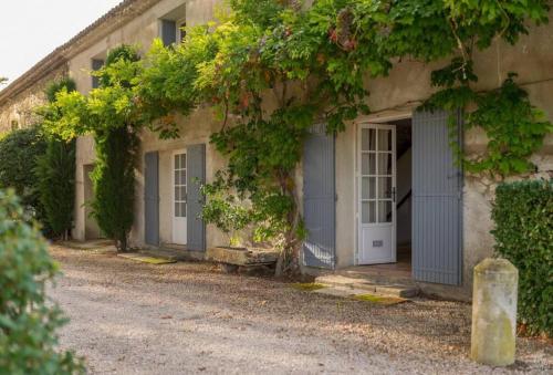 L'Olivier - Charming Proveçal Mas with Private Pool and Tennis Court