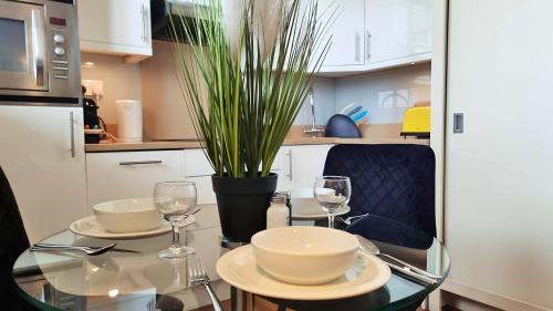 Central Notting Hill - Fabulous Apt! -5-, London (photo 9)