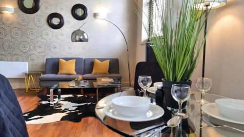 Central Notting Hill - Fabulous Apt! -5-, London (photo 3)