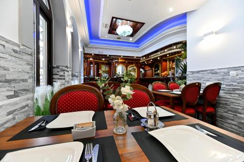 Apartments and Rooms Nekic 1
