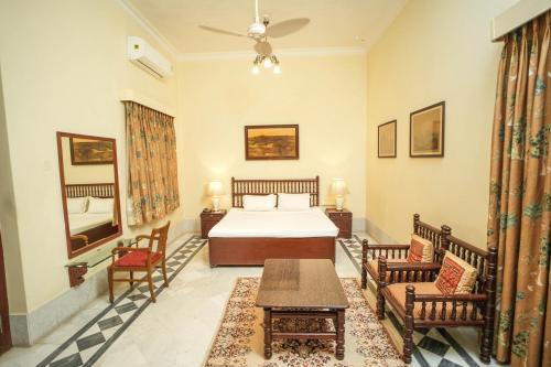 Nilambag Palace Hotel in Bhavnagar