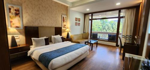 Superior Double Room image 3