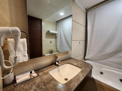 Executive Suite image 4