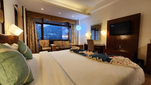 Executive Suite image 7