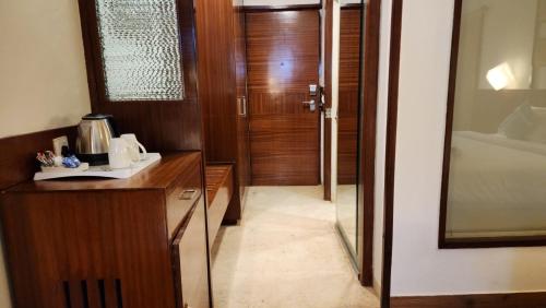 Executive Suite image 10