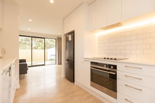 Addington SOHO Two Bedroom Townhouse in أدينغتون