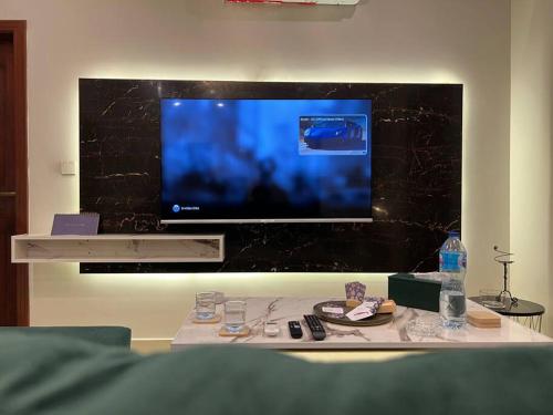 2 Bed Haven: Movie Night Galore!