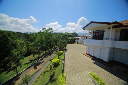 Owin Rich Godakawela - Udawalawe Safari & Cooking Class