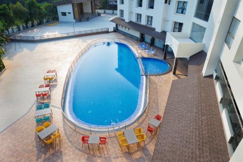 Плувен басейн, AJ GRAND ELITE HOTEL  in Jeppinamogaru