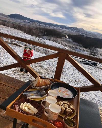 Ēdiens un dzērieni, Koliba Luča Smrčevo Brdo (Koliba Luca Smrcevo Brdo) in Pošćenski Kraj