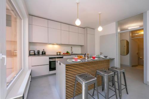Coloratura Frontlake Lugano with Terrace - Happy Rentals - image 4