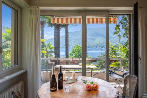 Oprema, Queen Lake View - Happy Rentals in Ponte Tresa