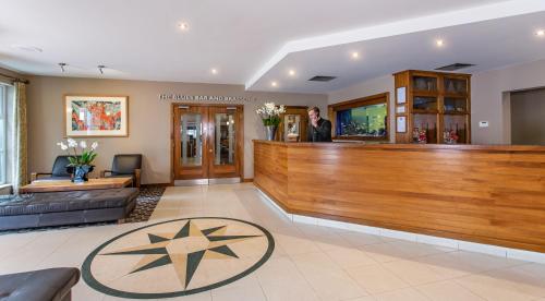 Front desk [24-hour]