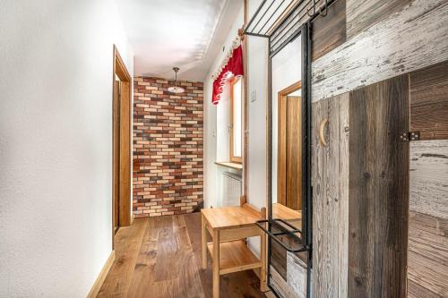 House By The Stream - Happy Rentals, Avče (photo 9)