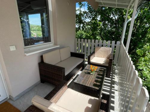 Erkély/terasz, Ležimirski Snovi (Lezimirski Snovi) in Laćarak