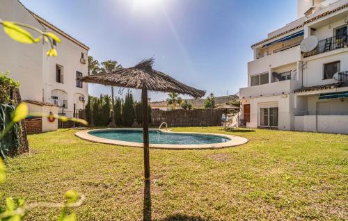 สระว่ายน้ำ, Stunning Apartment In Estepona in เอสเตโปนา