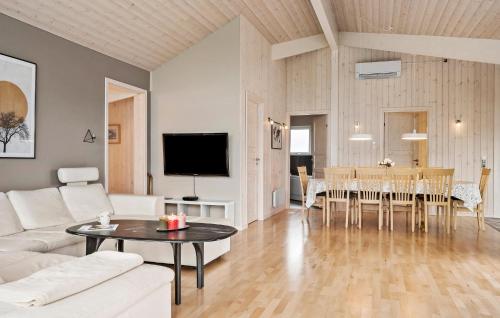  Tolles Haus In Sjølund Mit Küche in 6093 Sjølund