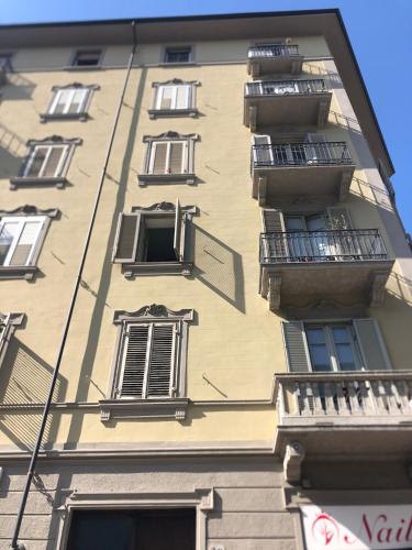 Nuovo appartamento a pochi minuti dal centro, Turín (fotografie 2)