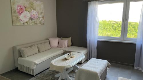 Ležimirski Snovi (Lezimirski Snovi) in Laćarak