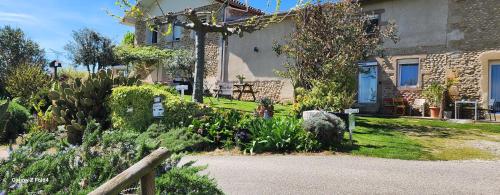 Exterior view, Les Figuets in Other