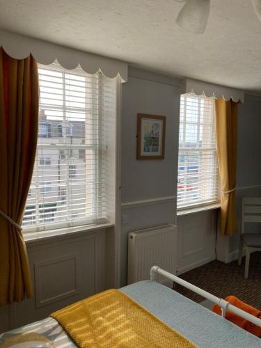 Large Double Room image 3