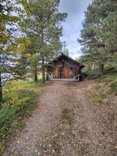 A szálláshely kívülről, Lakeside Cabin Hukkajärvi no electricity no running water (Lakeside Cabin Hukkajarvi no electricity no running water) in Enontekio