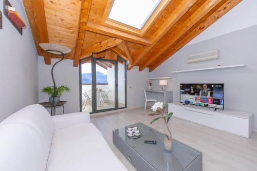  Blu Lake apartment on Ghiffa Beach - Happy Rentals in Ghiffa