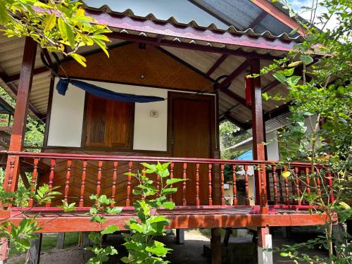 Pinks Bungalow 5