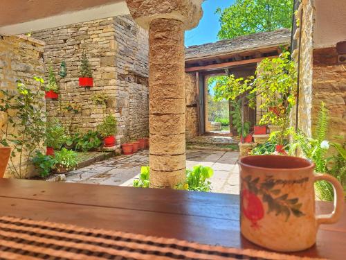Archontiko Rapti Stone Traditional House in 모노덴드리언