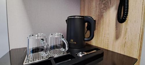 Standard King Room image 2