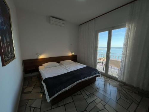 2 bedrooms, 2 beds