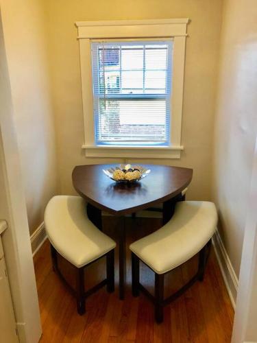 The House Hotels - Thoreau #3 - Centrally Located in Lakewood - 10 Minutes to Downtown Attractions in Lakewood, USA