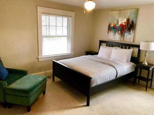 The House Hotels - Thoreau #3 - Centrally Located in Lakewood - 10 Minutes to Downtown Attractions in Lakewood, USA