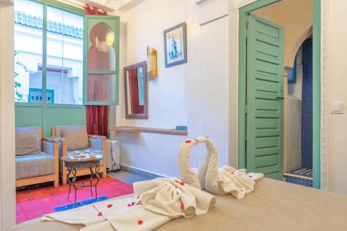 room detail thumbnail 1