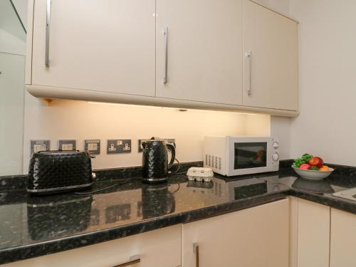 Admiral's Quarter Apartment 4 WEYMOUTH - image 8