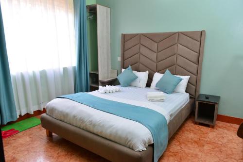 E Club Hotel