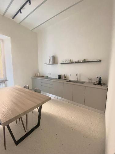 Boutique Via Veneto Apartment by SupaStays, Рим