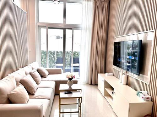 Amazing 1Bedroom Plus Maid in Avencia at Damac Hills 2