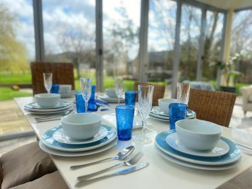 Serene Luxury retreat near Newmarket, Exquisite amenities & Leisure