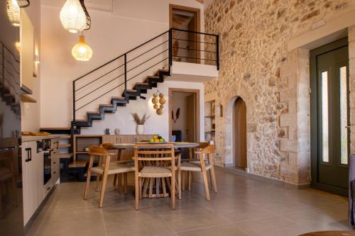 Patitiri Kefalas luxury villas - Tap to explore photos
