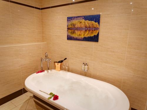 Ванна кімната, The Ship Inn - Winner Best Hotel Experience 2024 Visit Scotland in Гейтхауз оф Фліт