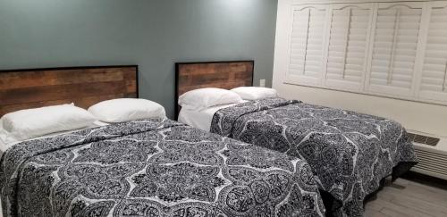 Hollywood Park Motel – Inglewood, CA