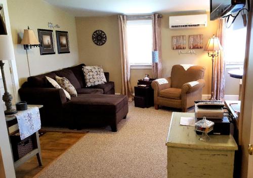 Piney Hill B & B and Cottages Piney Hill B & B and Cottages